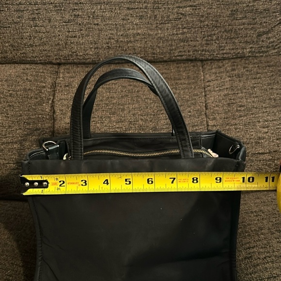 Pre-loved Kate Spade, black nylon, with shoulder or crossbody strap. - Picture 11 of 12